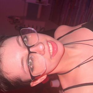 Meet your Posher, Carmen